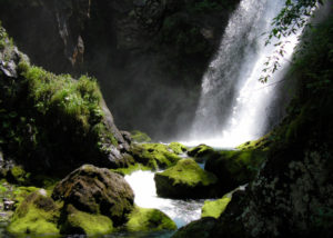 Angelo_Zisa_val_del_pesio_cascata
