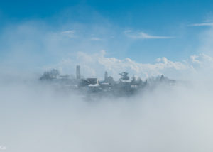 debora_branda_paese_nebbia